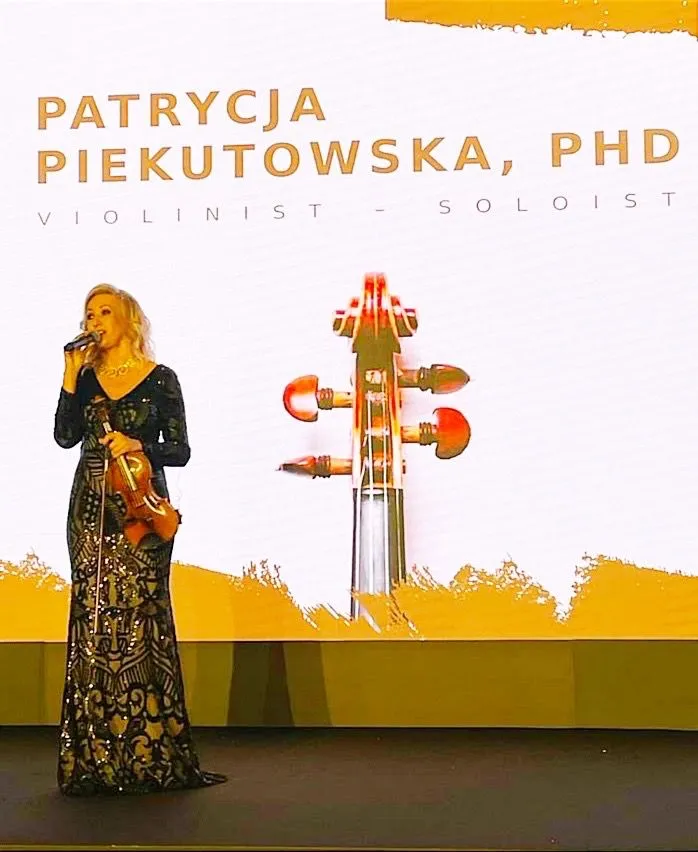 Patrycja Piekutowska podczas koncertu